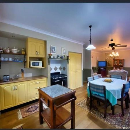 Golden Lace B&B Sarina Bagian luar foto