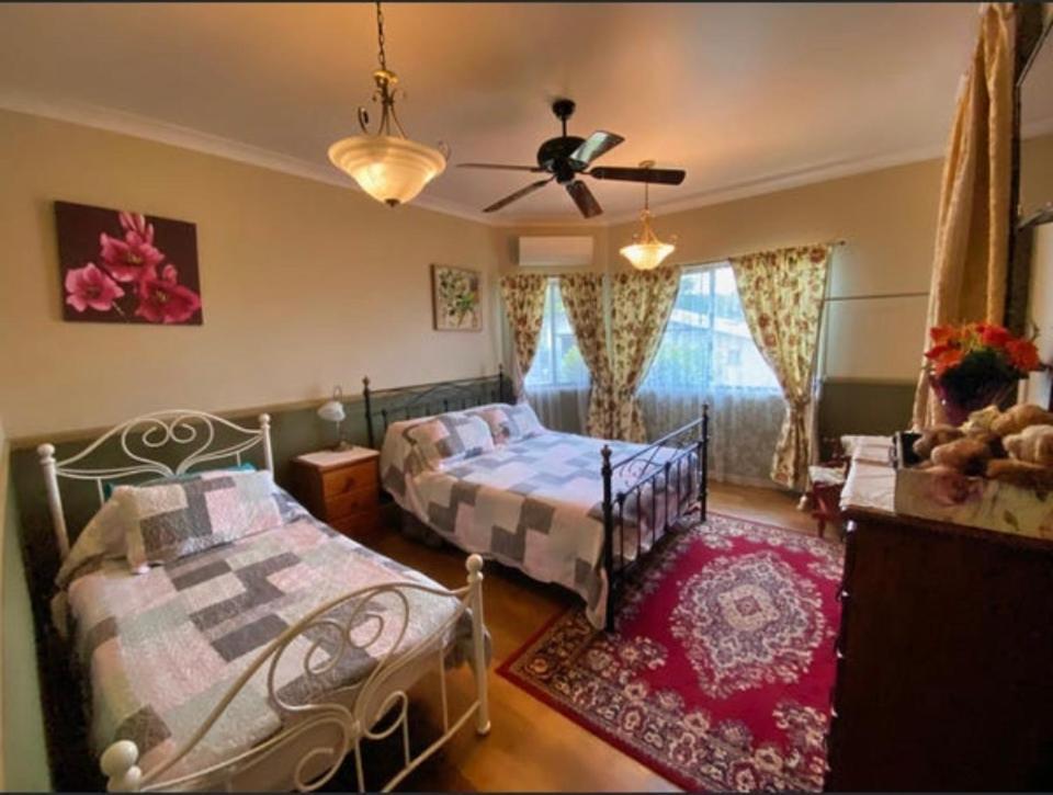 Golden Lace B&B Sarina Bagian luar foto
