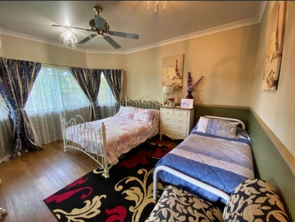 Golden Lace B&B Sarina Bagian luar foto