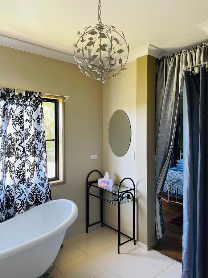 Golden Lace B&B Sarina Bagian luar foto